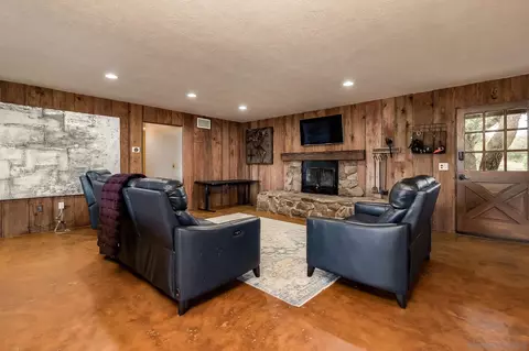 Living - 19985 Sunset Oaks Dr, Ramona, CA 92065 photo 1 of 3