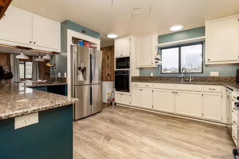 Kitchen - 19985 Sunset Oaks Dr, Ramona, CA 92065 photo 2 of 3
