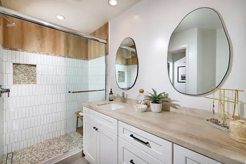 930 Via Mil Cumbres #33, Solana Beach, CA 92075