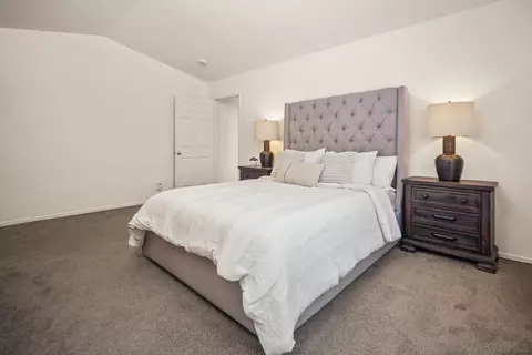 Bedroom - 5120 Mendip St, Oceanside, CA 92057 photo 4 of 10