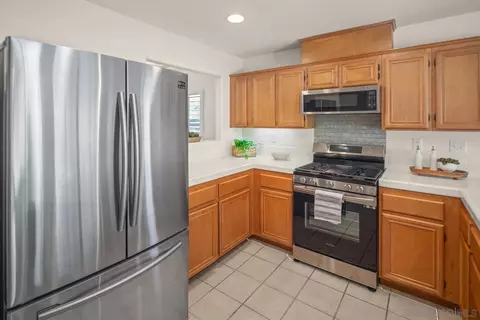 Kitchen - 5120 Mendip St, Oceanside, CA 92057 photo 4 of 7