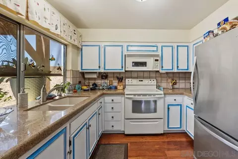 Kitchen - 14415 Garden Rd, Poway, CA 92064 photo 2 of 2