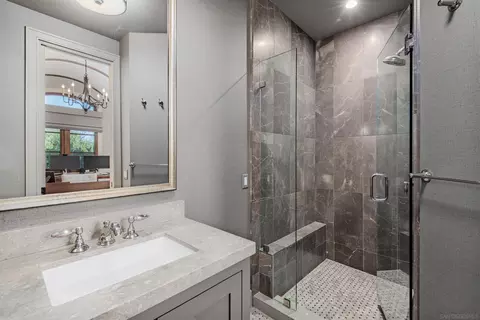 Bath - 7445-47 Draper Ave, La Jolla, CA 92037 photo 4 of 6