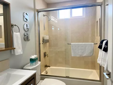 Bath - 7445-47 Draper Ave, La Jolla, CA 92037 photo 6 of 6