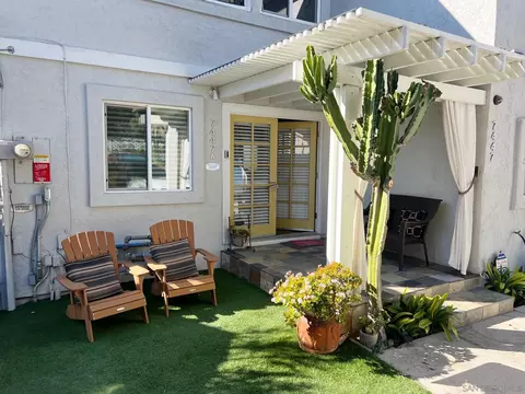 Exterior - 7445-47 Draper Ave, La Jolla, CA 92037 photo 6 of 8