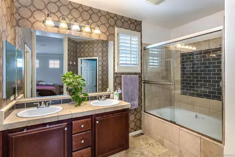 Bath - 3311 Barkstone Dr, Riverside, CA 92503 photo 1 of 2