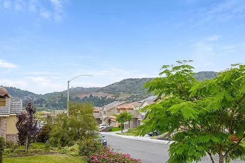 465 Calabrese St, Fallbrook, CA 92028 photo 2