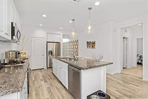 465 Calabrese St, Fallbrook, CA 92028 photo 6