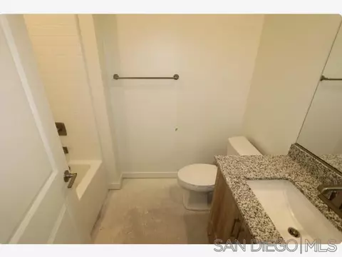Bath - 549 Meadowood St #302, Fallbrook, CA 92028 photo 5 of 5