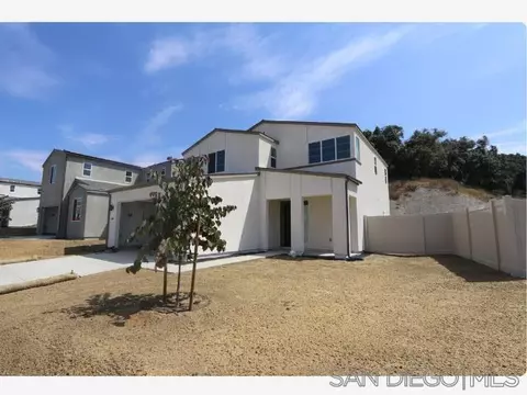 Exterior - 549 Meadowood St #302, Fallbrook, CA 92028 photo 2 of 2