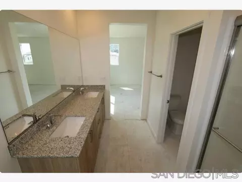 Bath - 549 Meadowood St #302, Fallbrook, CA 92028 photo 1 of 5
