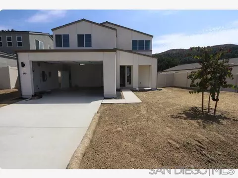 549 Meadowood St #302, Fallbrook, CA 92028