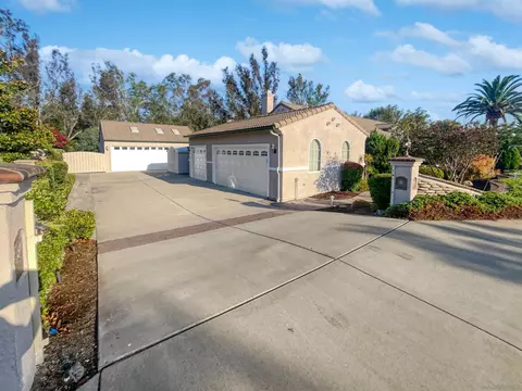 Exterior - 2071 Hallmark Pl, Escondido, CA 92029 photo 5 of 6