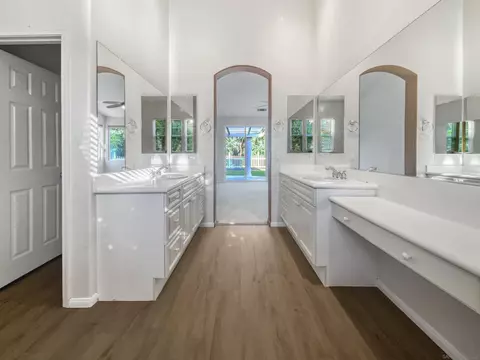Bath - 2071 Hallmark Pl, Escondido, CA 92029 photo 5 of 5
