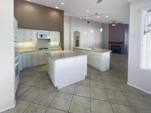 Kitchen - 2071 Hallmark Pl, Escondido, CA 92029 photo 2 of 3
