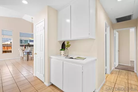 2324 Azure Ln, Vista, CA 92081 photo 22