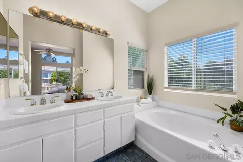 2324 Azure Ln, Vista, CA 92081 photo 33