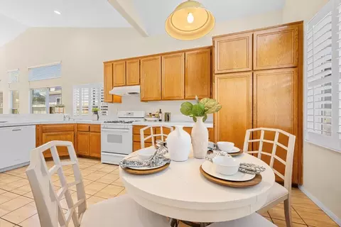 2324 Azure Ln, Vista, CA 92081 photo 19