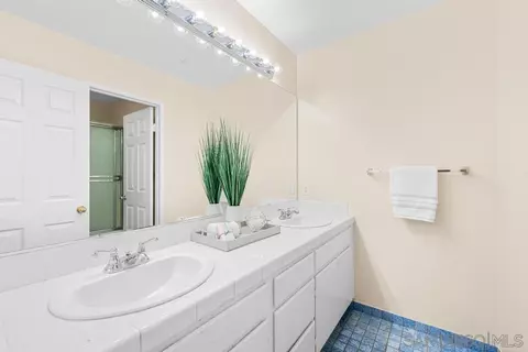 2324 Azure Ln, Vista, CA 92081 photo 20