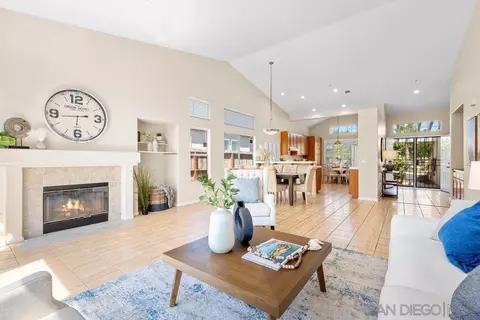 2324 Azure Ln, Vista, CA 92081 photo 11