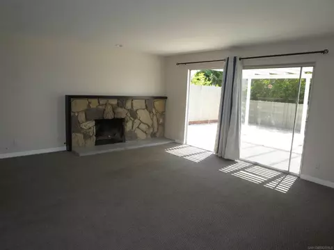 Living - 13520 Tobiasson Rd, Poway, CA 92064 photo 1 of 5