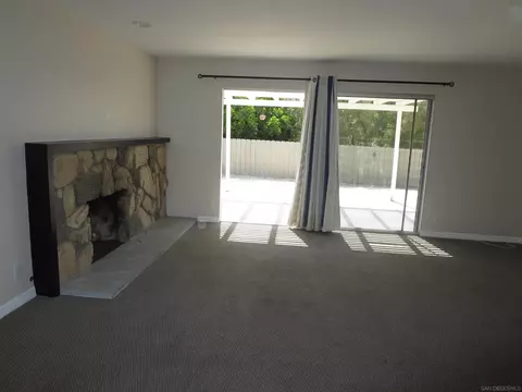 Living - 13520 Tobiasson Rd, Poway, CA 92064 photo 2 of 5