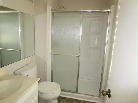 Bath - 13520 Tobiasson Rd, Poway, CA 92064 photo 1 of 2