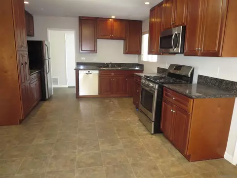Kitchen - 13520 Tobiasson Rd, Poway, CA 92064 photo 3 of 4
