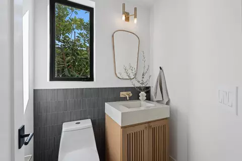 Bath - 1421 Coronado Ave, Spring Valley, CA 91977 photo 1 of 6