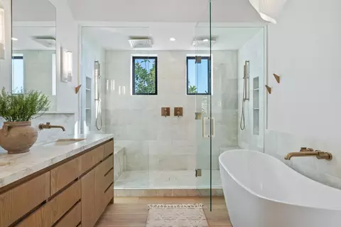 Bath - 1421 Coronado Ave, Spring Valley, CA 91977 photo 4 of 6