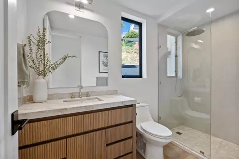 Bath - 1421 Coronado Ave, Spring Valley, CA 91977 photo 6 of 6