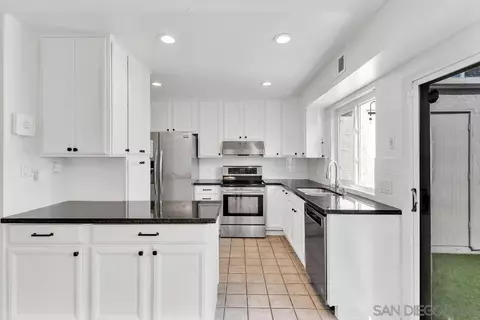 9457 Carlton Oaks Dr #C, Santee, CA 92071 photo 11