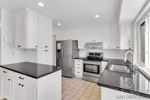 9457 Carlton Oaks Dr #C, Santee, CA 92071 photo 12