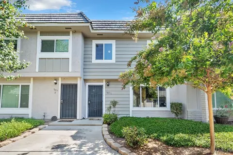 9457 Carlton Oaks Dr #C, Santee, CA 92071 photo 2