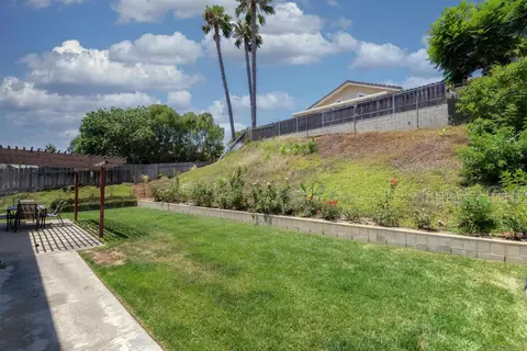Exterior - 1464 Gary Ln, Escondido, CA 92026 photo 8 of 9