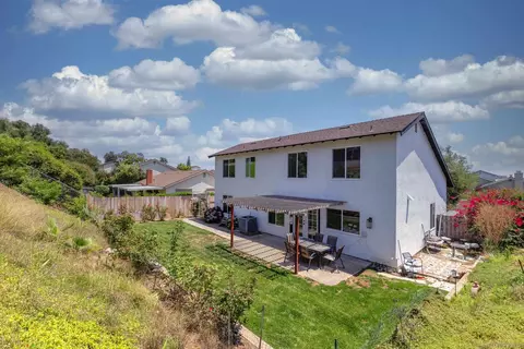 Exterior - 1464 Gary Ln, Escondido, CA 92026 photo 5 of 9