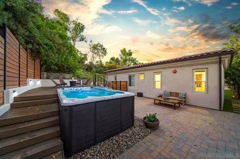 Exterior - 472 Arroyo Dr, Encinitas, CA 92024 photo 18 of 21