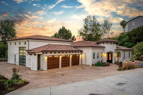 472 Arroyo Dr, Encinitas, CA 92024