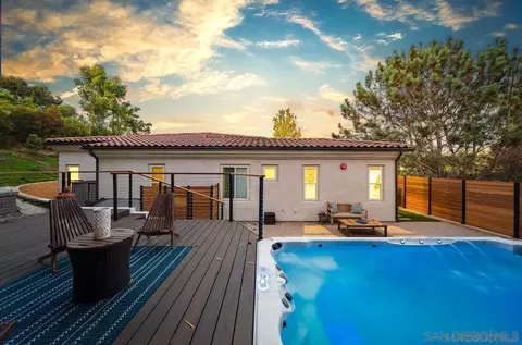 Exterior - 472 Arroyo Dr, Encinitas, CA 92024 photo 19 of 21