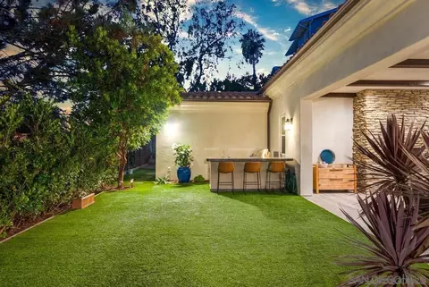 Exterior - 472 Arroyo Dr, Encinitas, CA 92024 photo 9 of 21