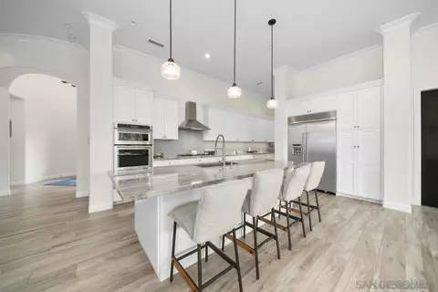 Kitchen - 472 Arroyo Dr, Encinitas, CA 92024 photo 2 of 5