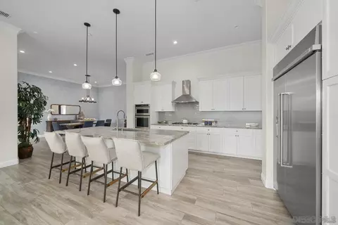 Kitchen - 472 Arroyo Dr, Encinitas, CA 92024 photo 4 of 5