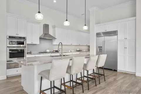 Kitchen - 472 Arroyo Dr, Encinitas, CA 92024 photo 1 of 5