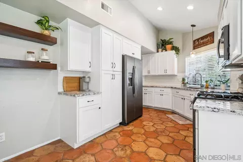 31483 Corte Salinas, Temecula, CA 92592 photo 18