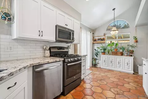 31483 Corte Salinas, Temecula, CA 92592 photo 14