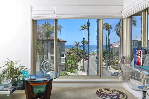 Living - 220 Coast Blvd #3D, La Jolla, CA 92037 photo 4 of 4