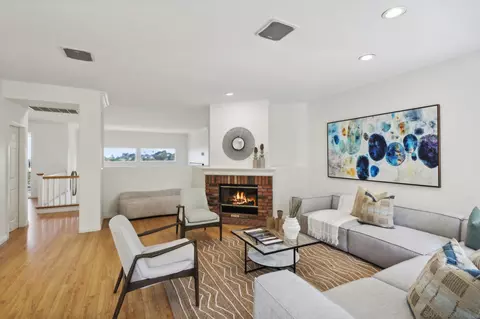 Living - 6057 Meadowpointe Row, La Jolla, CA 92037 photo 2 of 6