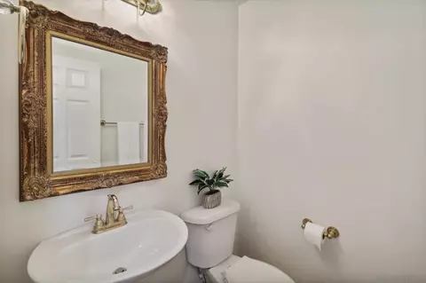 Bath - 6057 Meadowpointe Row, La Jolla, CA 92037 photo 1 of 4