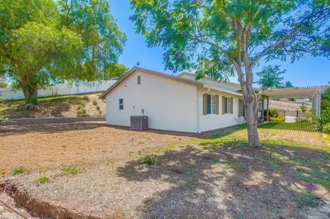 Exterior - 740 Kimble Vw, Fallbrook, CA 92028 photo 5 of 23