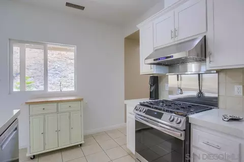Kitchen - 740 Kimble Vw, Fallbrook, CA 92028 photo 9 of 9